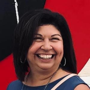 Meet your Posher, Leticia